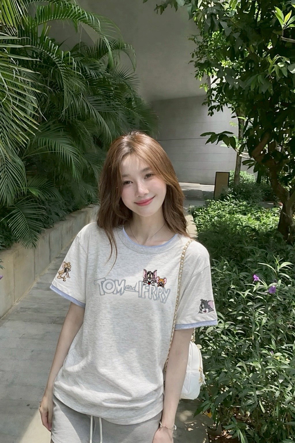AS21-A6-57222。🐭🐱 TOM & JERRY 立體刺繡拼接撞色T-shirt