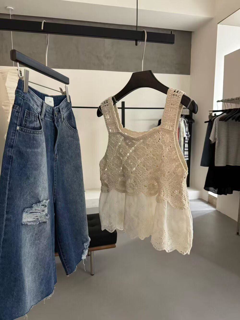 AS12-3301。🤍 美美勾花拼接蕾絲背心
