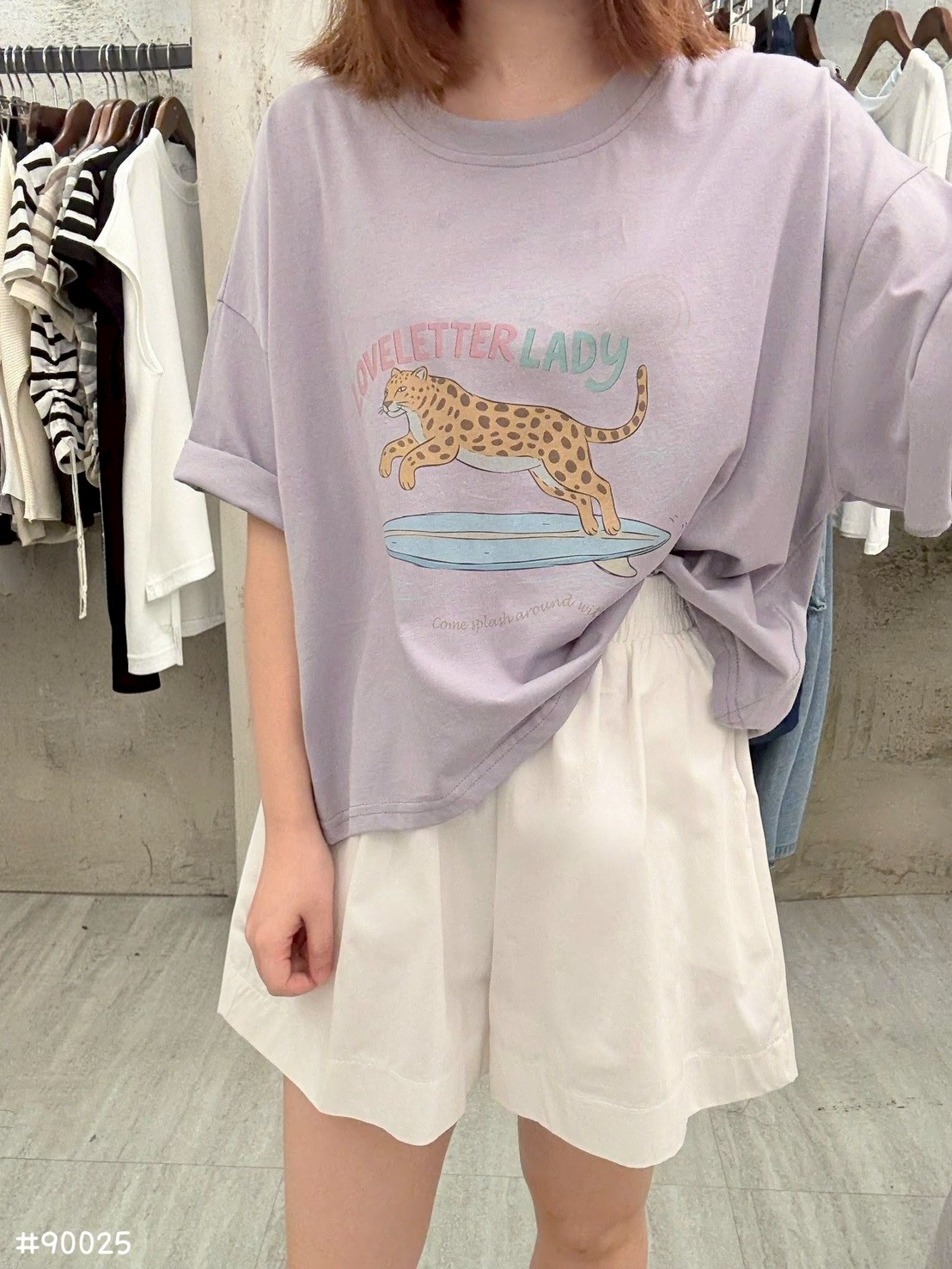 AS22-90025。🐆 LOVE LETTER LADY豹豹短版寬T 💌